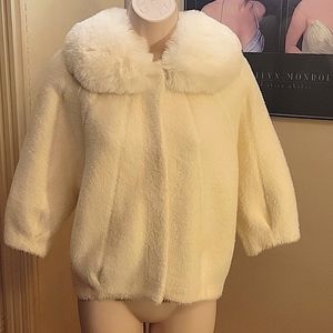VINTAGE STYLE WHITE FAUX FUR BOLARO STYLE JACKET